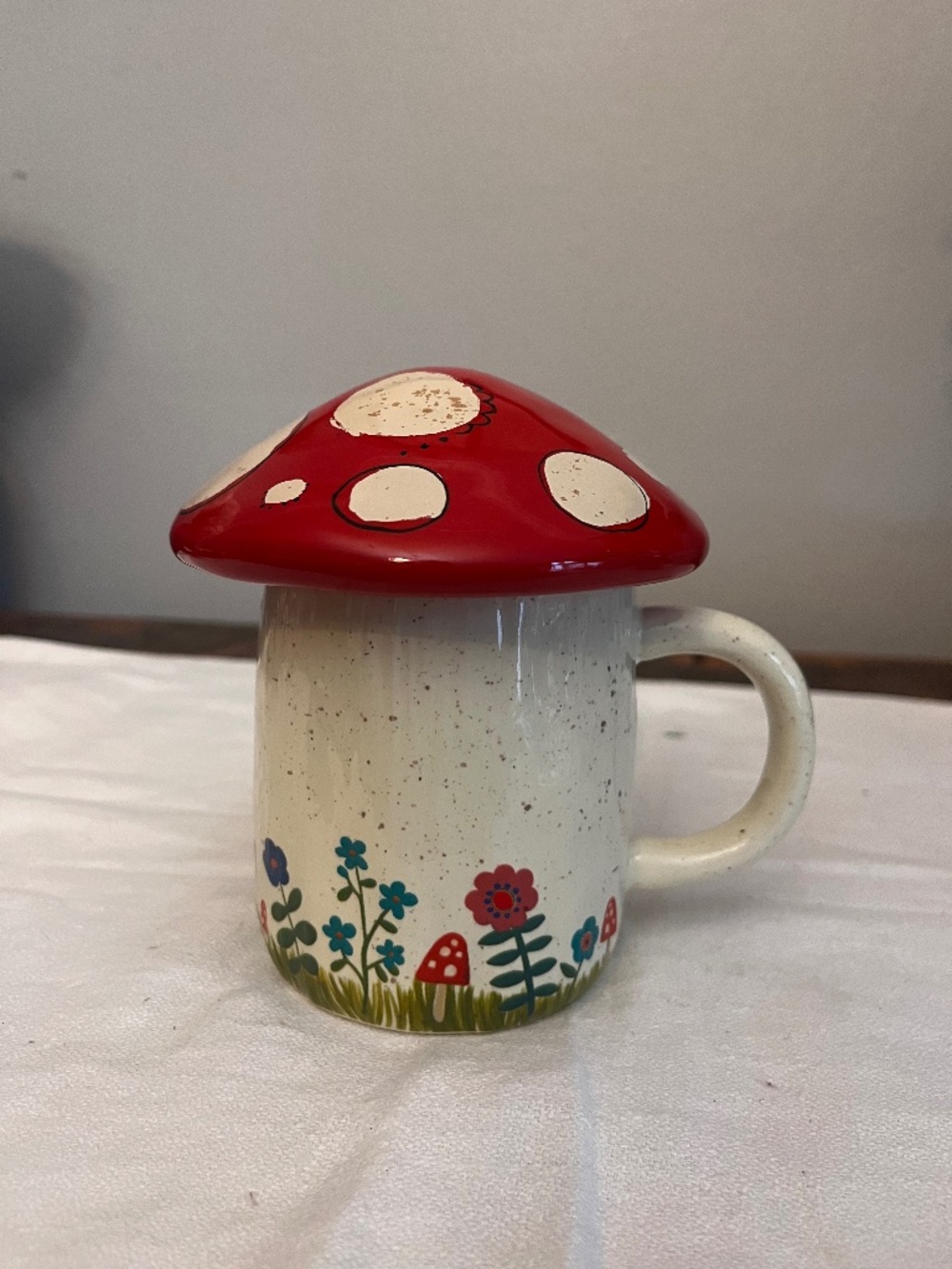 Natural Life Mushroom Mug with Lid | Red Toadstool Ceramic Coffee Cup